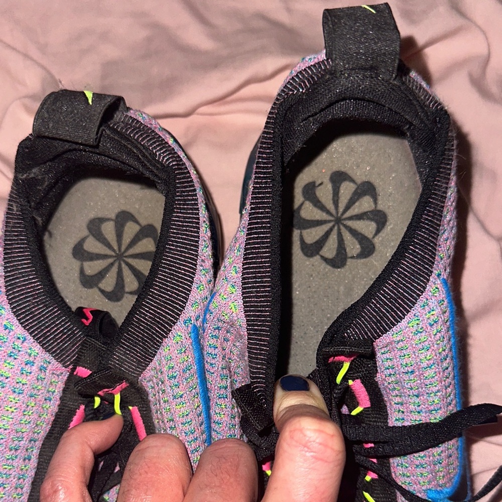 Nike Air VaporMax Flyknit with Blue and Pink Accents - Picture 5 of 11